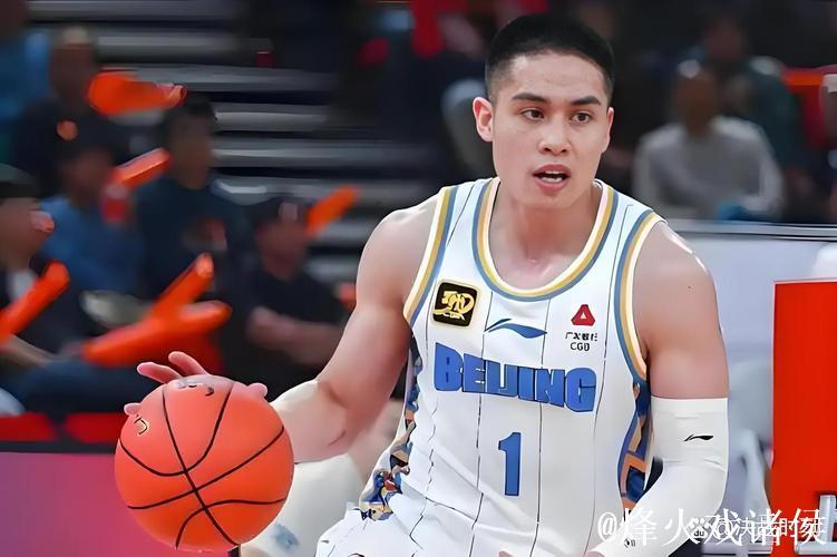 陈盈骏15+6+6广州逆转青岛 鲍威尔空砍三双