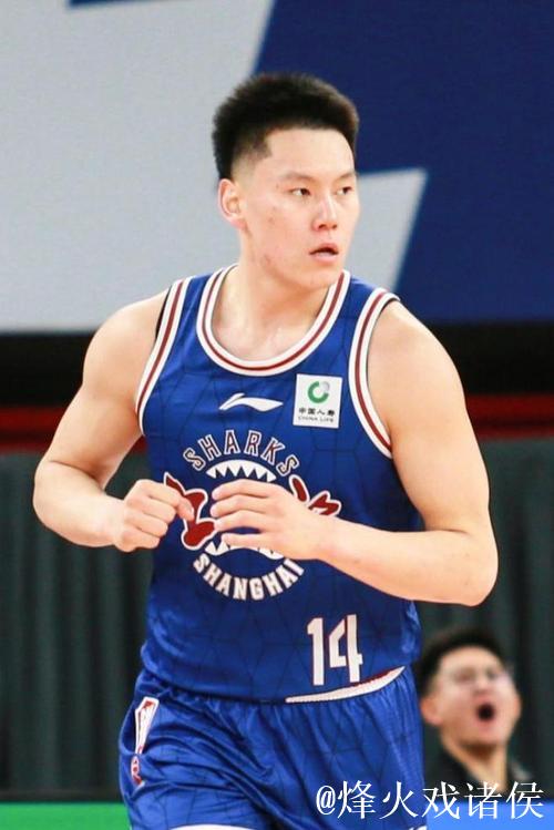 李弘权18+7上海6人上双力克浙江 总比分1-1 李弘权18+7上海6人上双力克浙江 总比分1-1